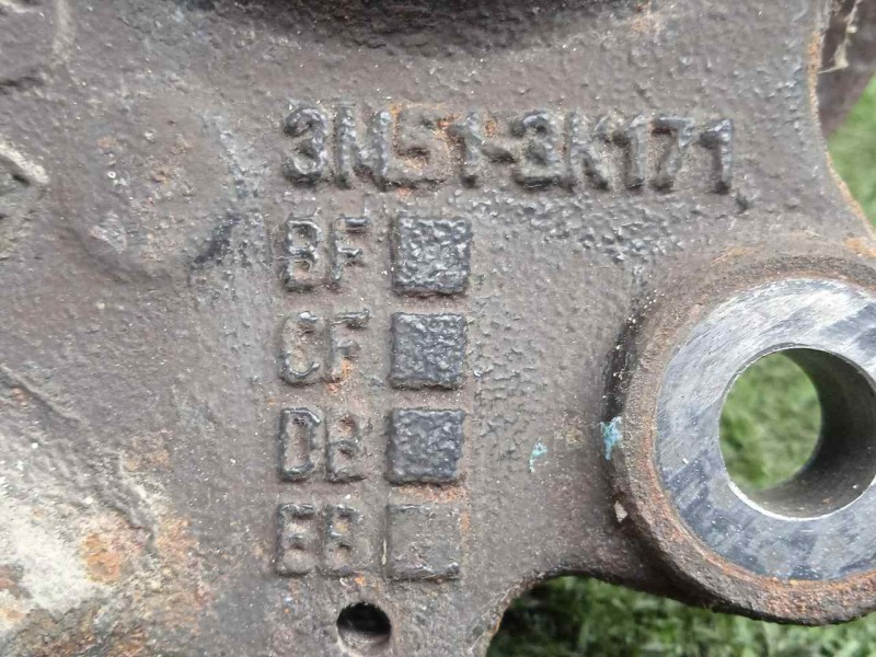 Recambio de mangueta delantera izquierda para volvo v50 familiar 2.4 cat referencia OEM IAM 3M513K171BF 5X108 