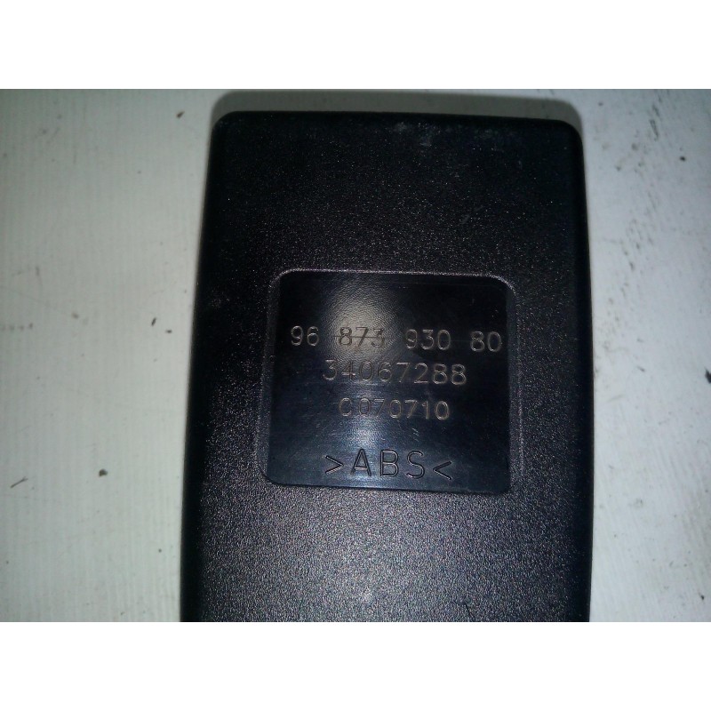 Recambio de cinturon seguridad delantero derecho para citroën c3 1.1 referencia OEM IAM 9687393080  ENGANCHE