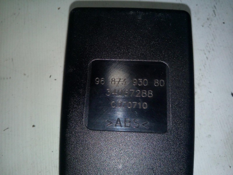 Recambio de cinturon seguridad delantero derecho para citroën c3 1.1 referencia OEM IAM 9687393080  ENGANCHE