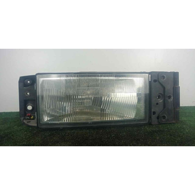 Recambio de faro derecho para iveco eurocargo 5.9 diesel referencia OEM IAM 500340361  