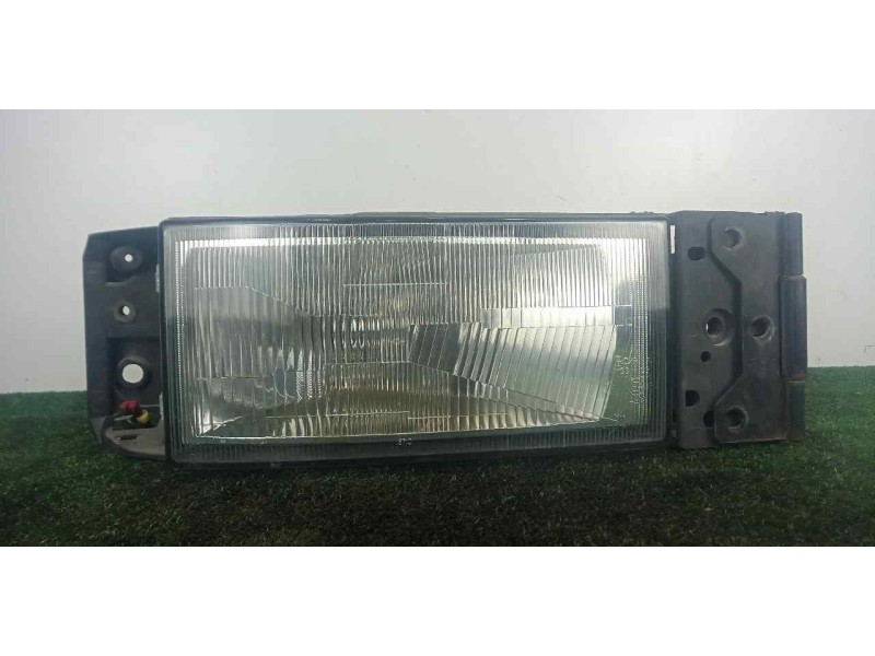 Recambio de faro derecho para iveco eurocargo 5.9 diesel referencia OEM IAM 500340361  