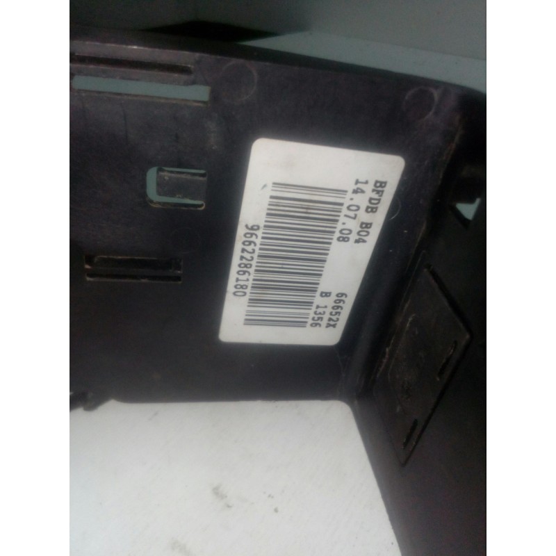 Recambio de caja reles / fusibles para citroën c4 berlina 1.6 16v referencia OEM IAM 9662286180  