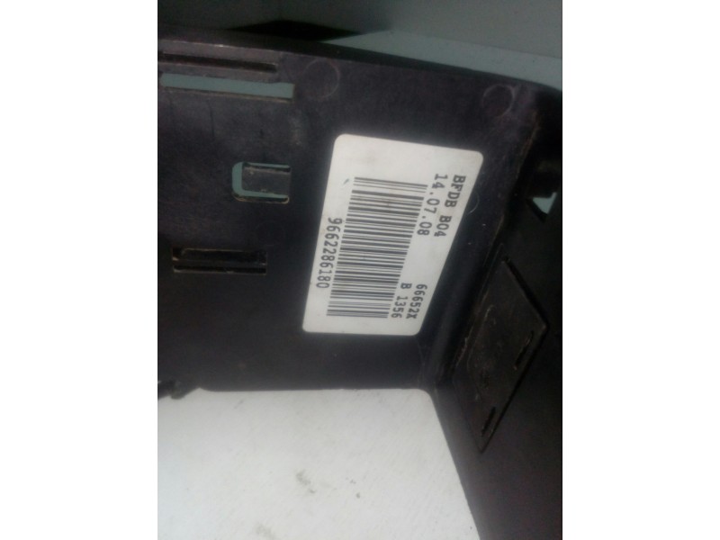 Recambio de caja reles / fusibles para citroën c4 berlina 1.6 16v referencia OEM IAM 9662286180  