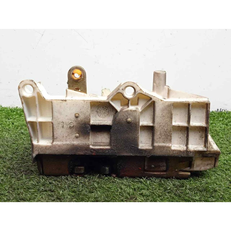 Recambio de cerradura puerta delantera izquierda para iveco eurocargo 5.9 diesel referencia OEM IAM 98411949 MECANICA 