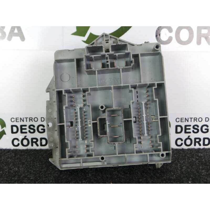 Recambio de caja reles / fusibles para alfa romeo 147 (190) 1.6 16v cat referencia OEM IAM 51742419  