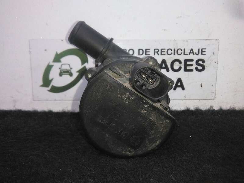 Recambio de bomba agua para renault laguna iii 2.0 dci diesel cat referencia OEM IAM SINREFERENCIA ELECTRICA 