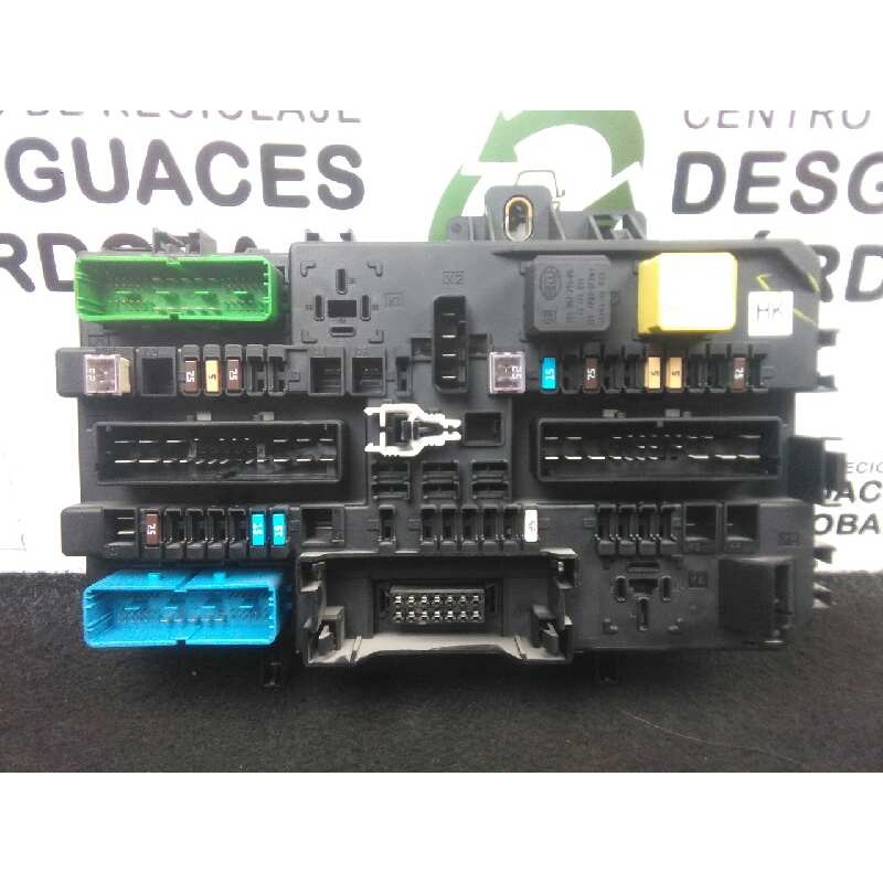 Recambio de caja reles / fusibles para opel astra h berlina 1.4 16v referencia OEM IAM 13206762-5DK00866932  