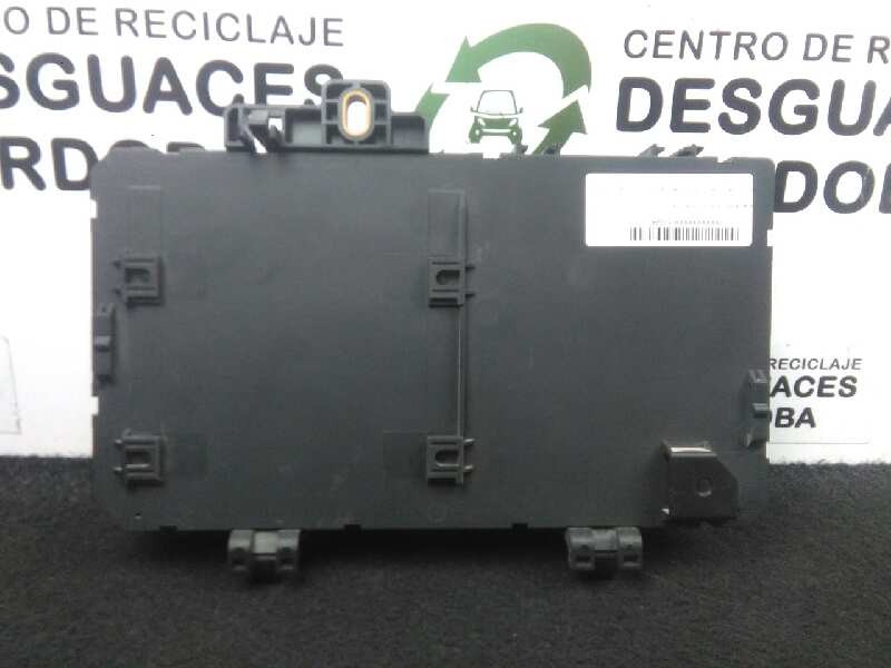 Recambio de caja reles / fusibles para opel astra h berlina 1.4 16v referencia OEM IAM 13206762-5DK00866932  