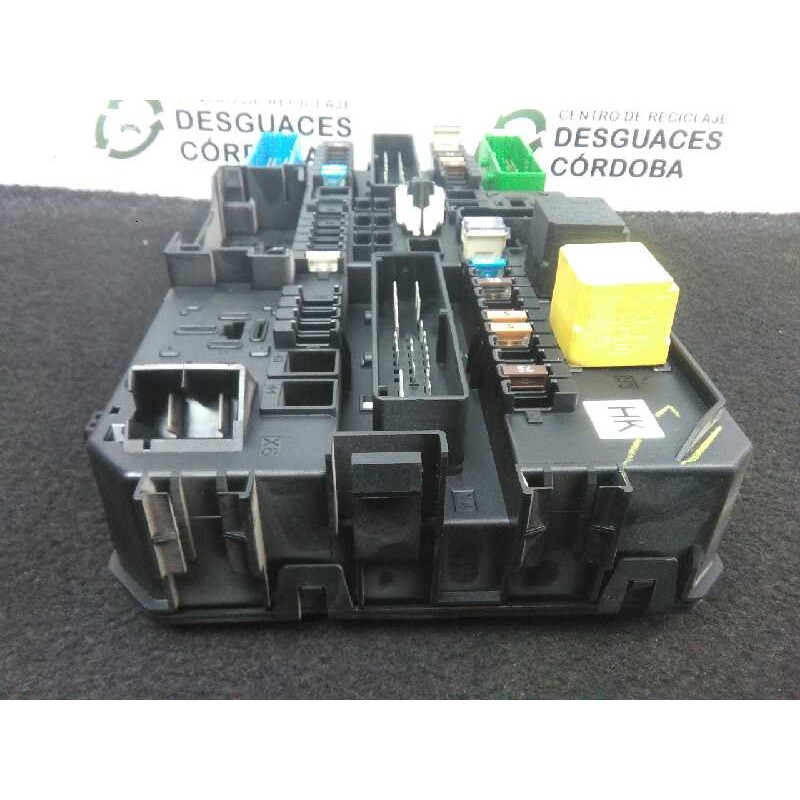 Recambio de caja reles / fusibles para opel astra h berlina 1.4 16v referencia OEM IAM 13206762-5DK00866932  