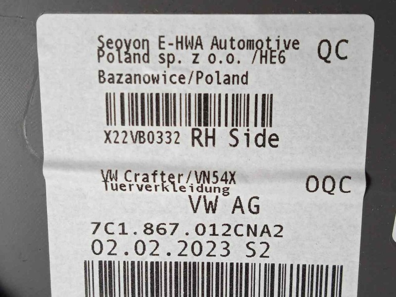 Recambio de guarnecido puerta delantera derecha para man tge kasten (uy) 2.0 tdi referencia OEM IAM 7C0867104-7C0867104A  