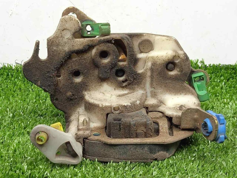 Recambio de cerradura puerta delantera izquierda para nissan cabstar - e 3.0 td 110 referencia OEM IAM  98-06 