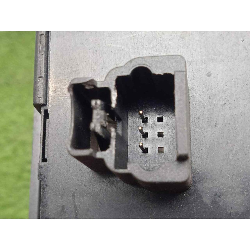 Recambio de mando elevalunas delantero izquierdo para peugeot 407 1.6 hdi referencia OEM IAM 96468704XT 4.BOTONES 