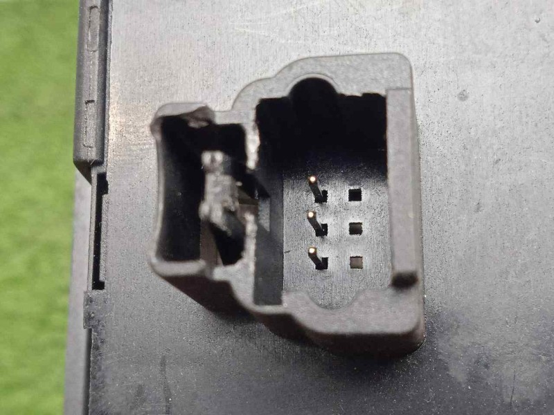 Recambio de mando elevalunas delantero izquierdo para peugeot 407 1.6 hdi referencia OEM IAM 96468704XT 4.BOTONES 