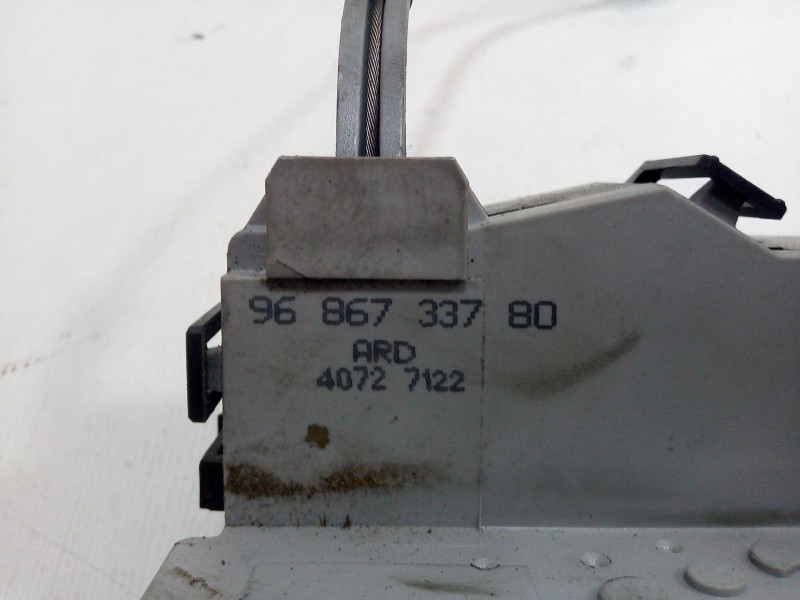 Recambio de cerradura puerta trasera derecha para citroën c4 berlina 1.6 16v referencia OEM IAM  04-11 