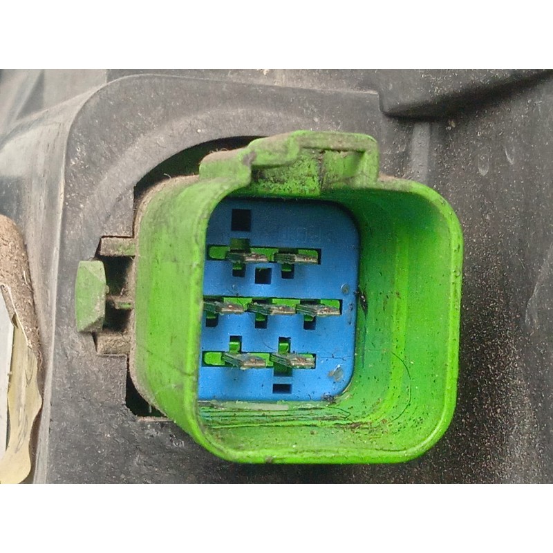 Recambio de faro derecho para ford fiesta (cbk) 1.4 16v cat referencia OEM IAM  02-05 