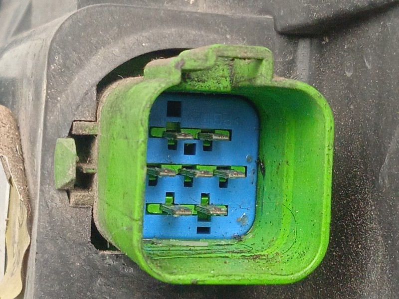 Recambio de faro derecho para ford fiesta (cbk) 1.4 16v cat referencia OEM IAM  02-05 