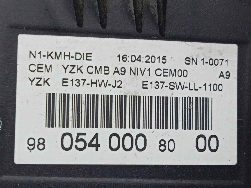 Recambio de cuadro instrumentos para peugeot 208 1.4 hdi fap referencia OEM IAM 9805400080-980540008000  