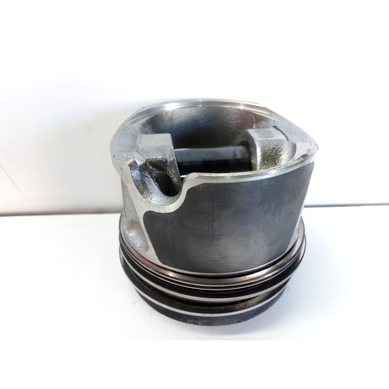 Recambio de piston para audi a5 coupe (8t) 2.0 tdi referencia OEM IAM 79016  