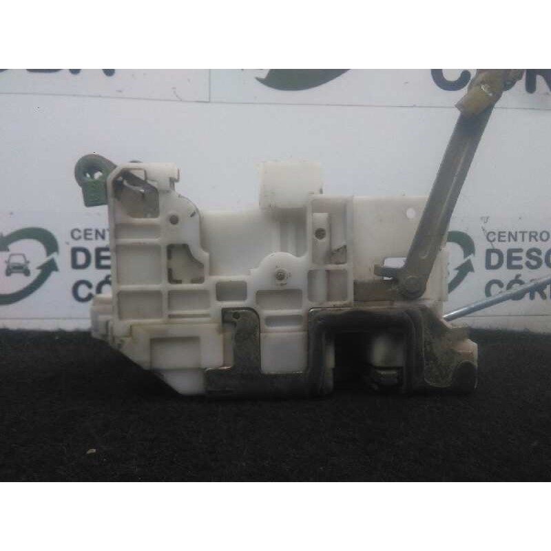 Recambio de cerradura puerta delantera derecha para toyota avensis berlina (t 22) 2.0 turbodiesel cat referencia OEM IAM  KIEKER