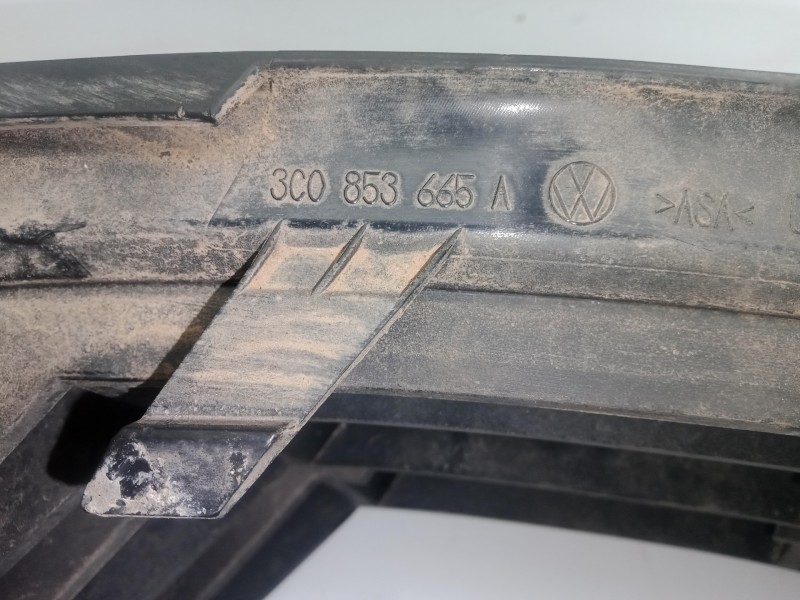 Recambio de moldura para volkswagen passat berlina (3c2) 2.0 tdi referencia OEM IAM 3C0853665A ANTINIEBLA.IZQUIERDA 