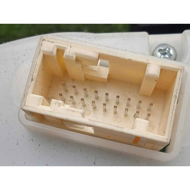 Recambio de cuadro instrumentos para peugeot 208 1.4 hdi fap referencia OEM IAM 9805400080-980540008000  