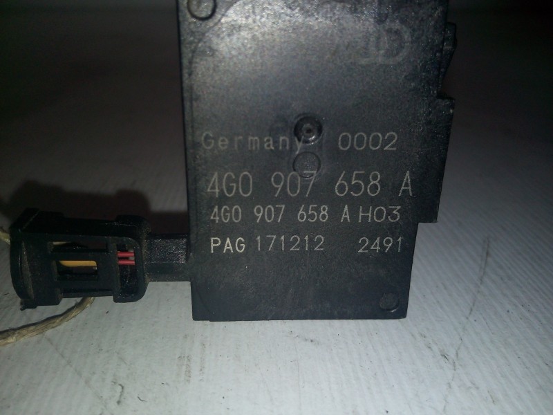 Recambio de sensor para audi a5 coupe (8t) 2.0 tdi referencia OEM IAM 4G0907658A  