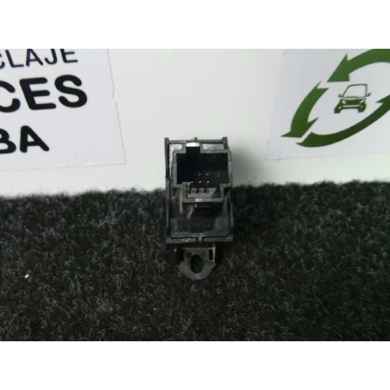 Recambio de mando elevalunas delantero derecho para volvo s40 berlina 2.0 diesel cat referencia OEM IAM   