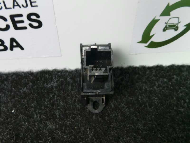 Recambio de mando elevalunas delantero derecho para volvo s40 berlina 2.0 diesel cat referencia OEM IAM   