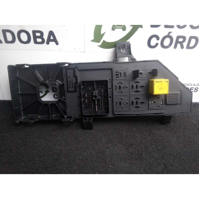 Recambio de caja reles / fusibles para opel vectra c berlina 1.9 cdti referencia OEM IAM 13223679-13193588  