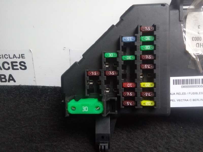 Recambio de caja reles / fusibles para opel vectra c berlina 1.9 cdti referencia OEM IAM 13223679-13193588  