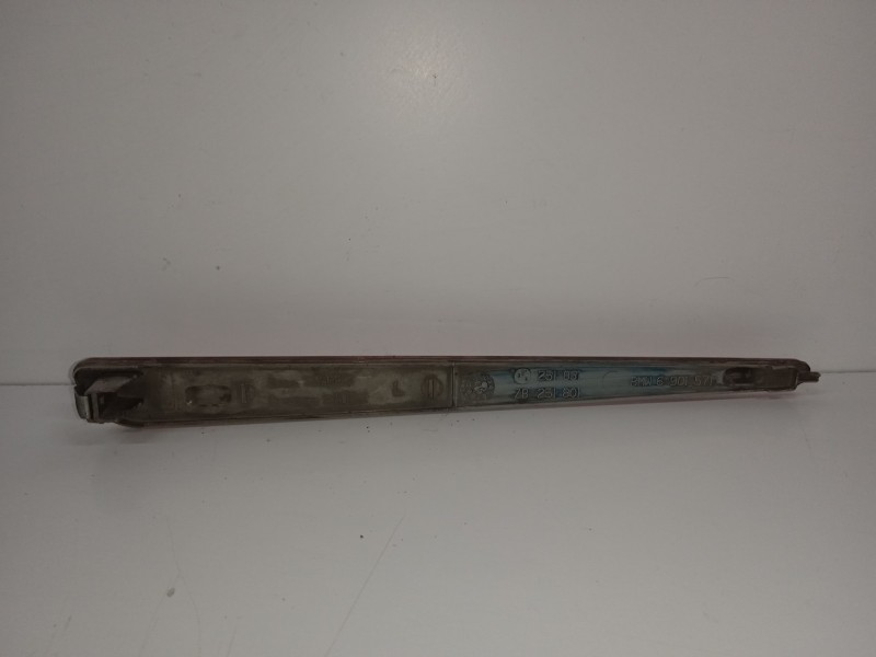 Recambio de piloto trasero central para bmw x5 (e53) 3.0 turbodiesel cat referencia OEM IAM 6901571 IZQUIERDO 