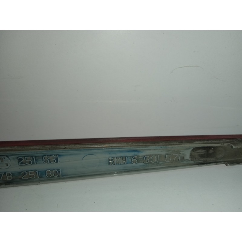 Recambio de piloto trasero central para bmw x5 (e53) 3.0 turbodiesel cat referencia OEM IAM 6901571 IZQUIERDO 