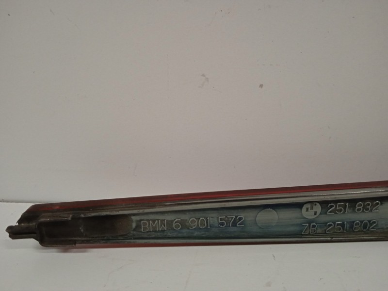 Recambio de piloto trasero central para bmw x5 (e53) 3.0 turbodiesel cat referencia OEM IAM 6901572 DERECHO 