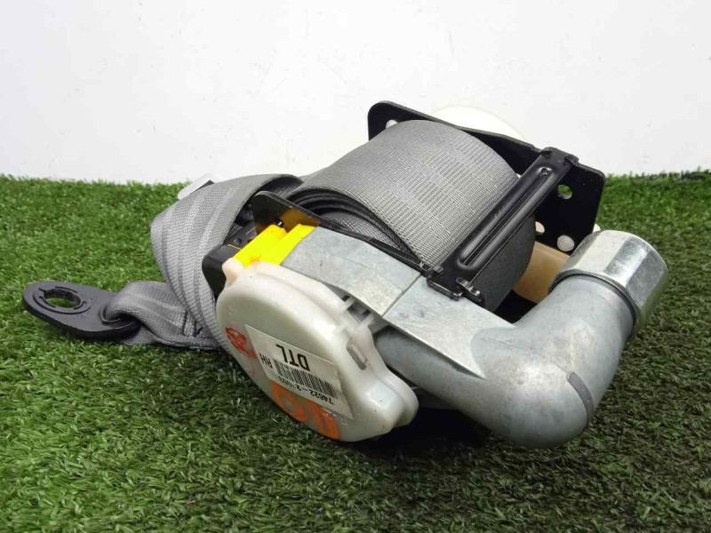 Recambio de cinturon seguridad delantero derecho para ssangyong rodius 2.7 turbodiesel cat referencia OEM IAM 7462221003  