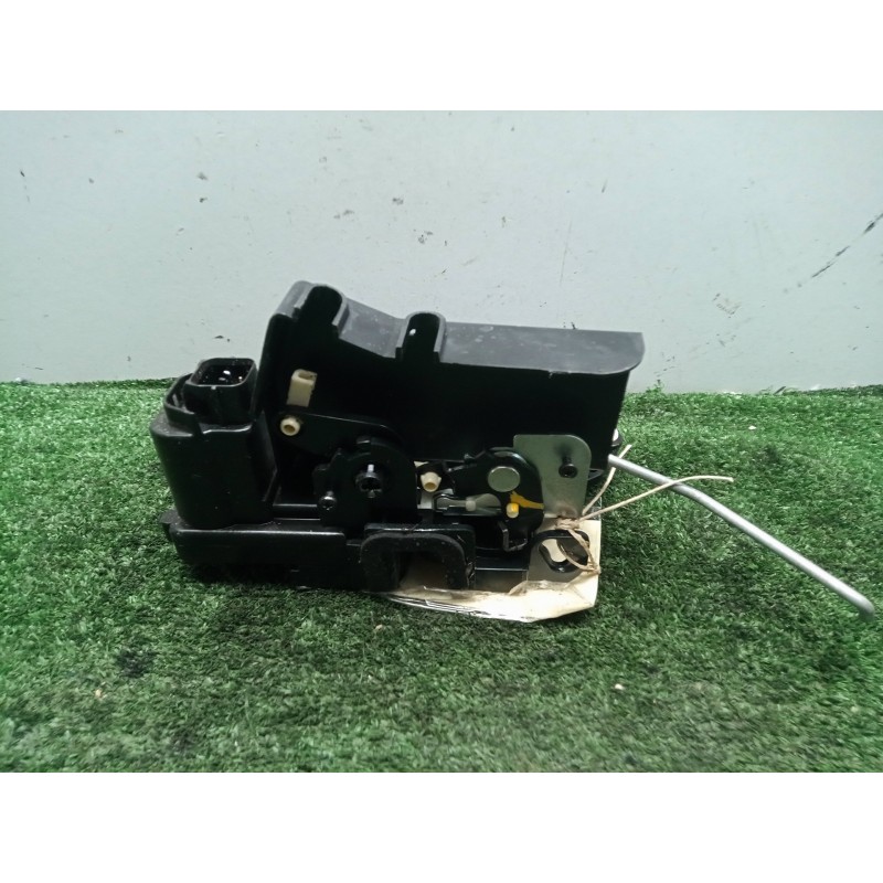 Recambio de cerradura puerta delantera izquierda para ssangyong rodius 2.7 turbodiesel cat referencia OEM IAM SINREFERENCIA 5.PI