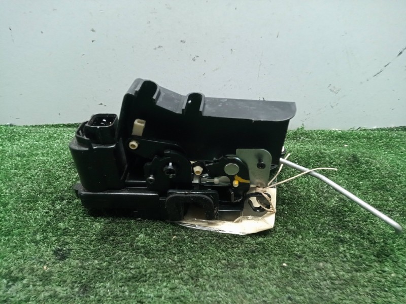 Recambio de cerradura puerta delantera izquierda para ssangyong rodius 2.7 turbodiesel cat referencia OEM IAM SINREFERENCIA 5.PI