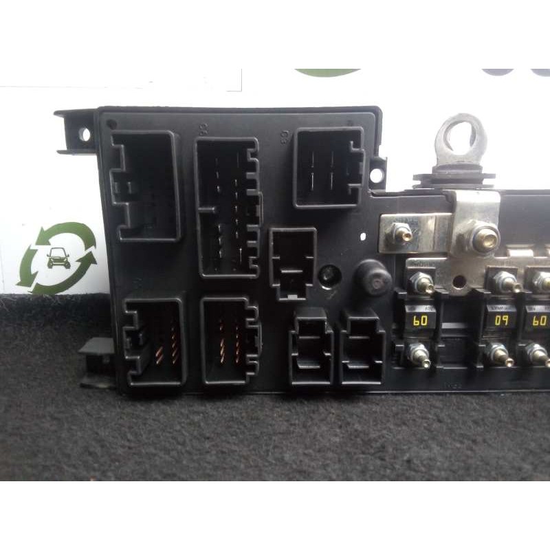 Recambio de caja reles / fusibles para volvo s60 berlina 2.4 diesel cat referencia OEM IAM 8637841-518323324  