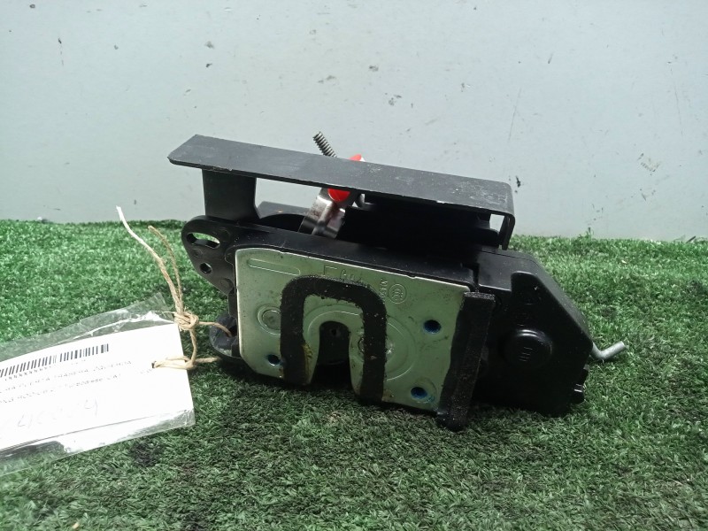 Recambio de cerradura puerta trasera izquierda para ssangyong rodius 2.7 turbodiesel cat referencia OEM IAM SINREFERENCIA 5.PINE