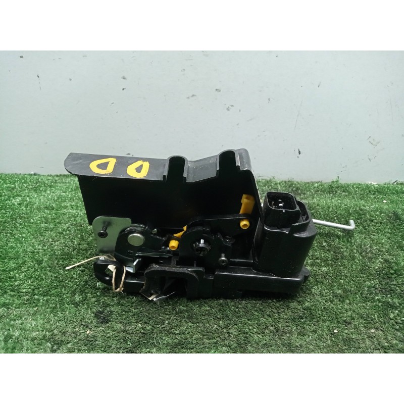 Recambio de cerradura puerta delantera derecha para ssangyong rodius 2.7 turbodiesel cat referencia OEM IAM SINREFERENCIA 5.PINE