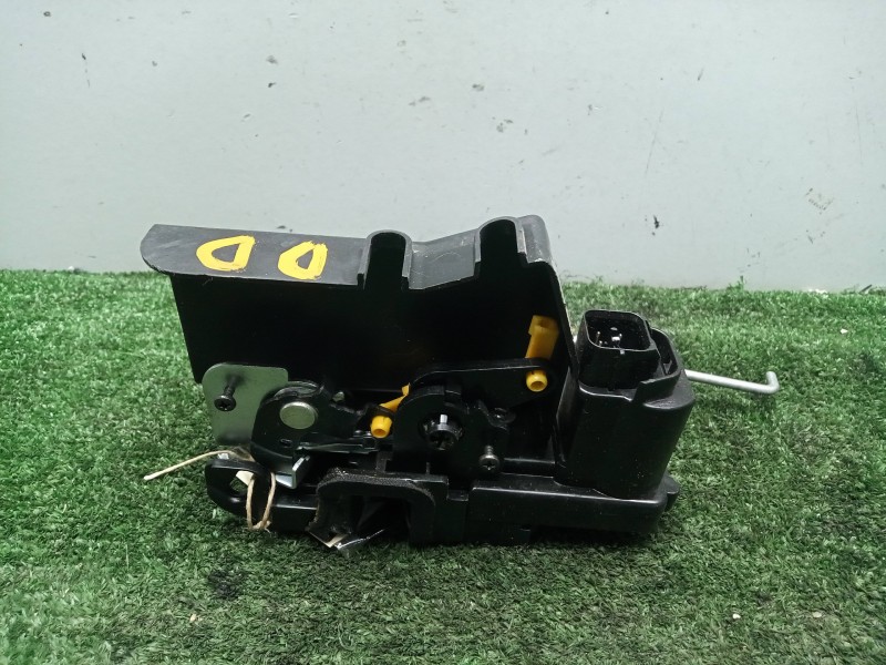 Recambio de cerradura puerta delantera derecha para ssangyong rodius 2.7 turbodiesel cat referencia OEM IAM SINREFERENCIA 5.PINE