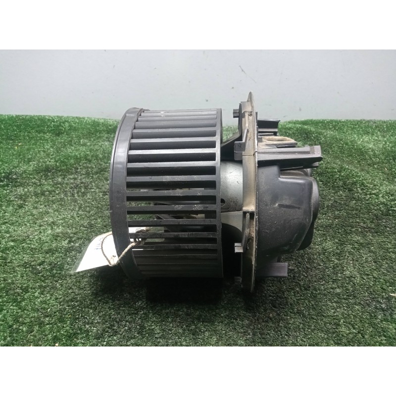 Recambio de motor calefaccion para renault clio iii 1.2 referencia OEM IAM  SIN.CLIMA Ø DIAMETRO: 145MM