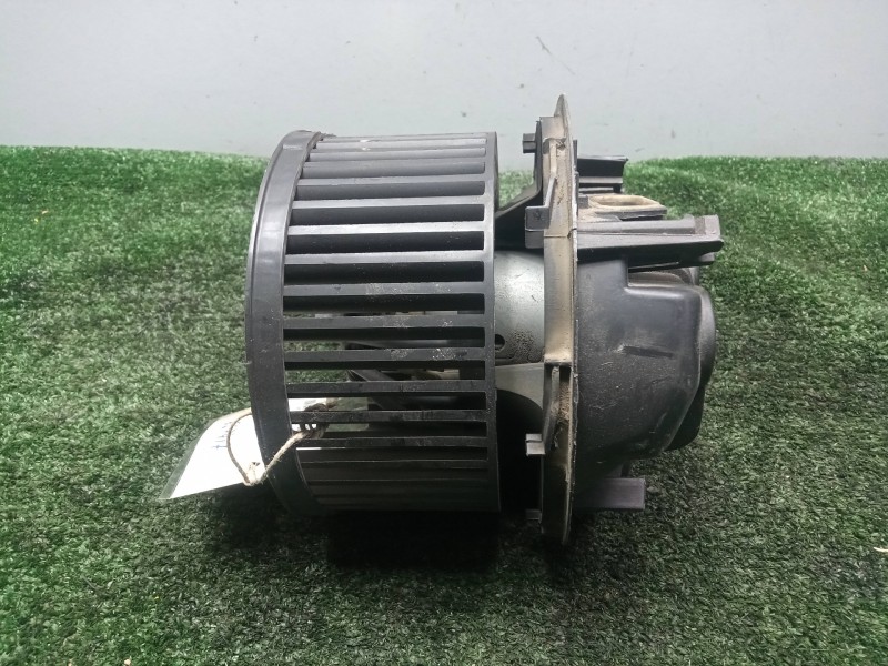 Recambio de motor calefaccion para renault clio iii 1.2 referencia OEM IAM  SIN.CLIMA Ø DIAMETRO: 145MM