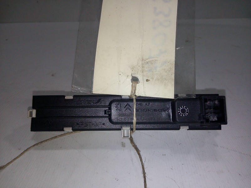 Recambio de pantalla multifuncion para peugeot 207 1.4 referencia OEM IAM 9664447680  