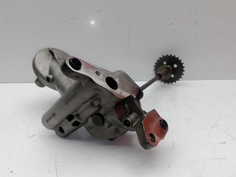 Recambio de bomba aceite para audi a6 berlina (4f2) 3.0 v6 24v tdi referencia OEM IAM 059115105N  