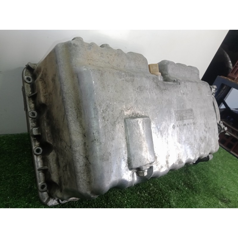 Recambio de carter para ssangyong korando 2.0 td cat referencia OEM IAM A6710140102SB  