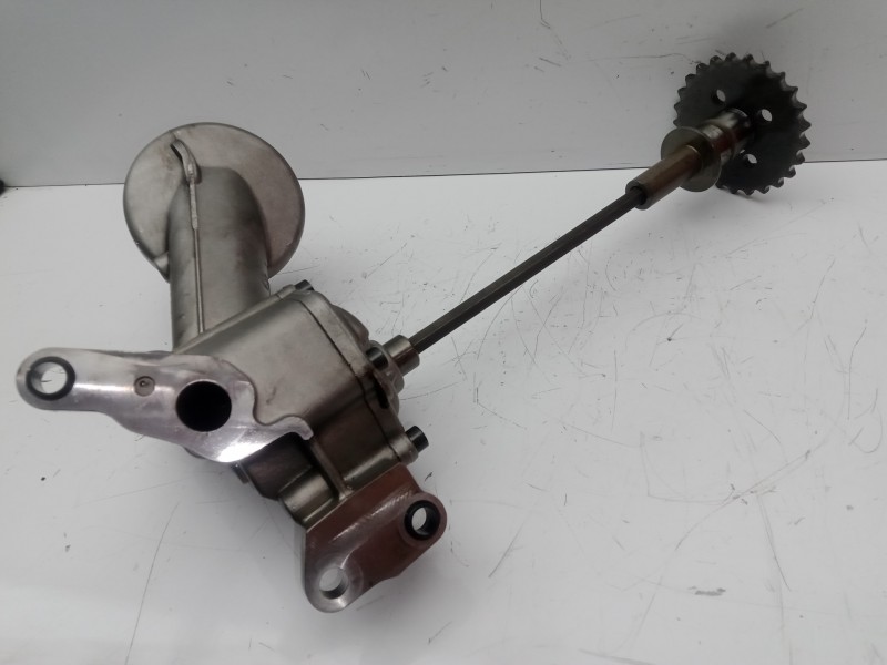 Recambio de bomba aceite para audi a6 berlina (4f2) 3.0 v6 24v tdi referencia OEM IAM 059115105N  