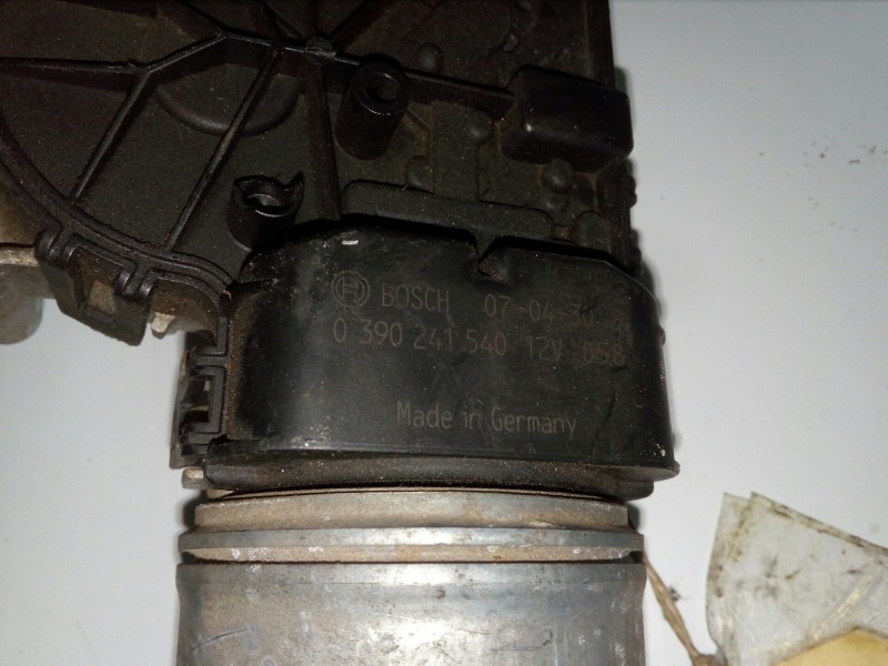 Recambio de motor limpia delantero para peugeot 207 1.4 hdi referencia OEM IAM 0390241540 BOSCH 4 PINES