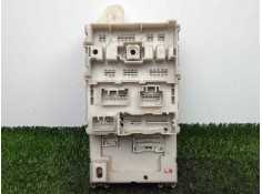 Recambio de caja reles / fusibles para toyota rav 4 (a2) 2.0 turbodiesel cat referencia OEM IAM 8273342080  