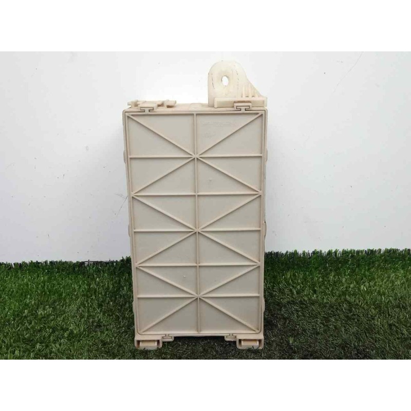 Recambio de caja reles / fusibles para toyota rav 4 (a2) 2.0 turbodiesel cat referencia OEM IAM 8273342080  