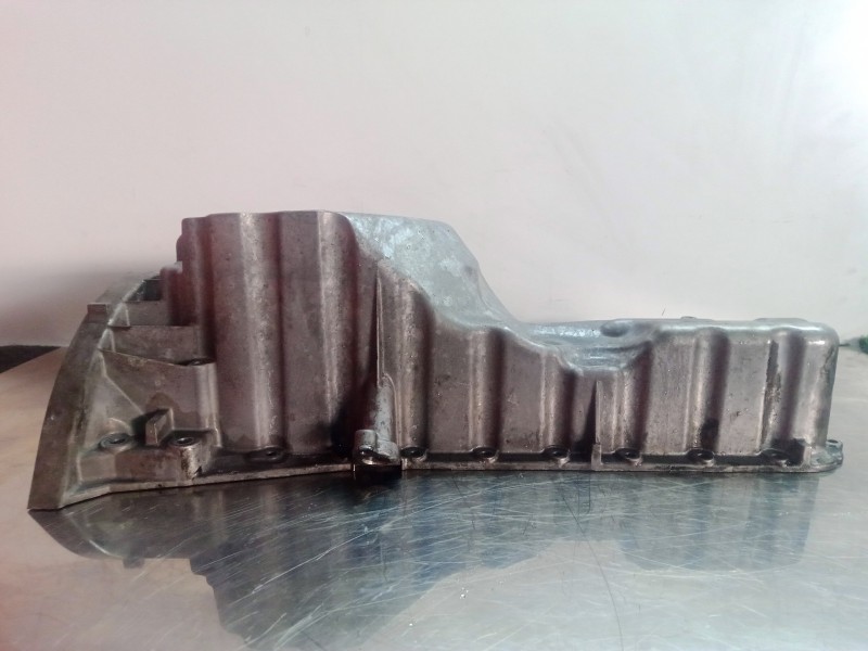 Recambio de carter para mercedes-benz clase c (w203) berlina 2.2 cdi cat referencia OEM IAM R6460141402  